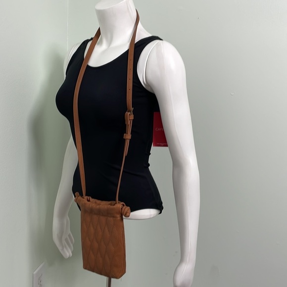 Universal Thread Quilted Phone Crossbody - Picture 2 of 6